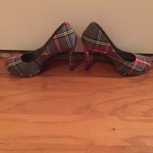Fioni Plaid Heels